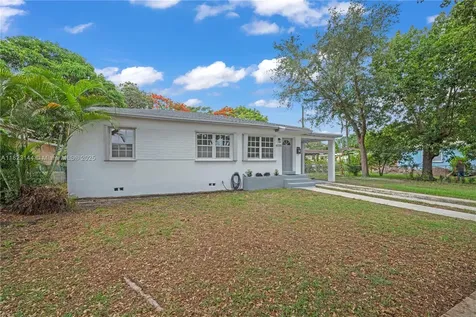 6120 NW 40th Street Virginia Gardens FL 33166