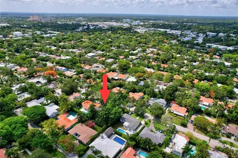 866 NE 72nd Street Miami FL 33138