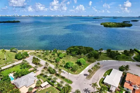 866 NE 72nd Street Miami FL 33138