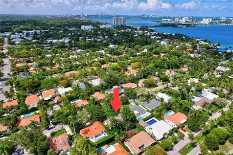 866 NE 72nd Street Miami FL 33138