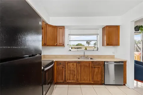 8851 NW 12th Street Pembroke Pines FL 33024