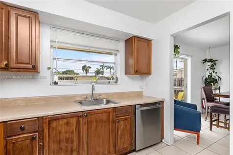 8851 NW 12th Street Pembroke Pines FL 33024