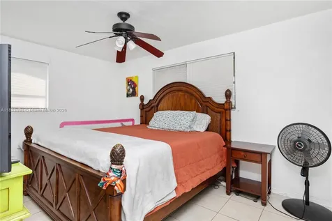 8851 NW 12th Street Pembroke Pines FL 33024