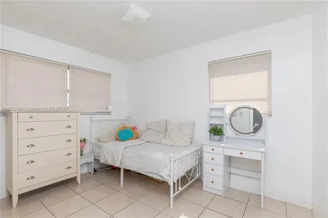 8851 NW 12th Street Pembroke Pines FL 33024