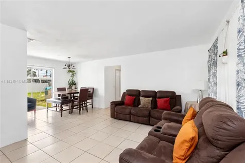 8851 NW 12th Street Pembroke Pines FL 33024