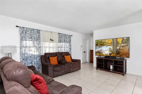 8851 NW 12th Street Pembroke Pines FL 33024