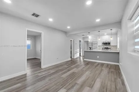 4622 SW 23rd Street West Park FL 33023