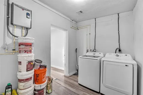 4622 SW 23rd Street West Park FL 33023