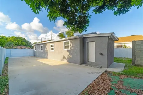 4622 SW 23rd Street West Park FL 33023