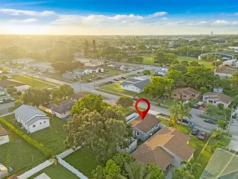 4622 SW 23rd Street West Park FL 33023
