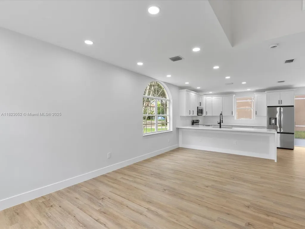 457 NW 87th Lane Coral Springs FL 33071