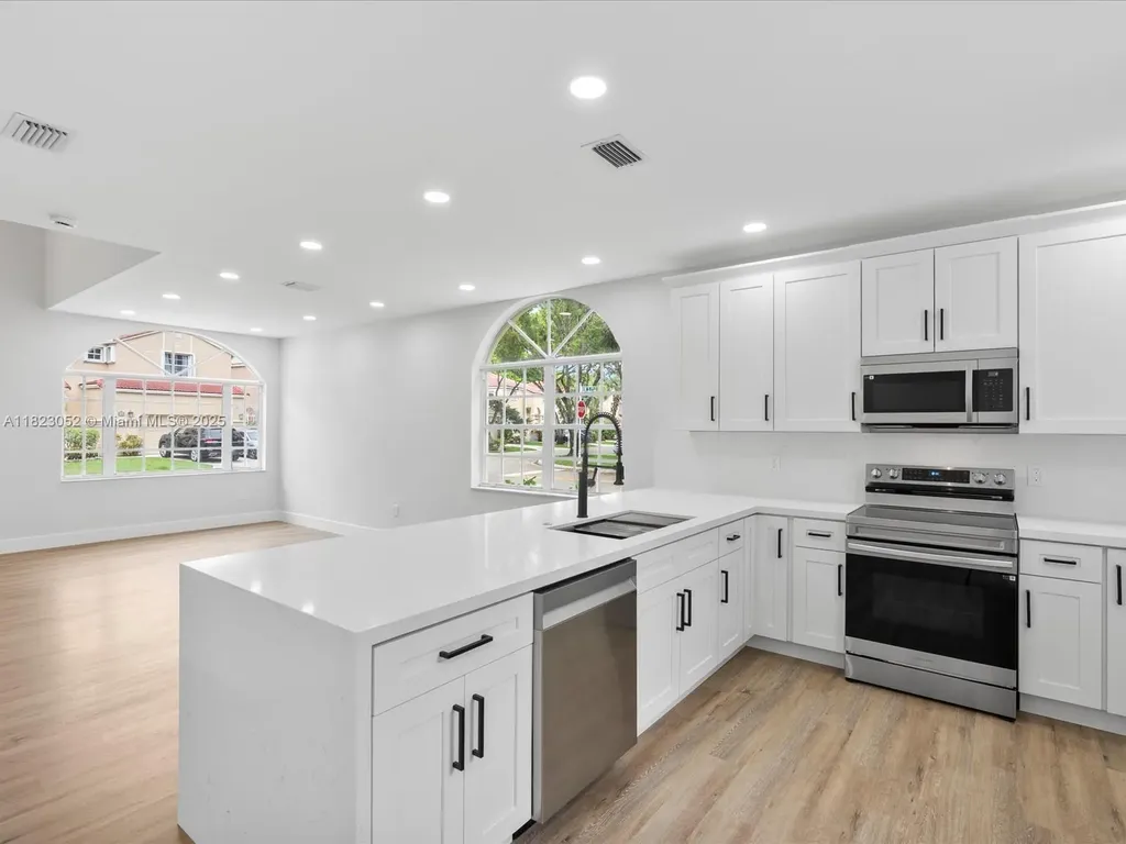 457 NW 87th Lane Coral Springs FL 33071