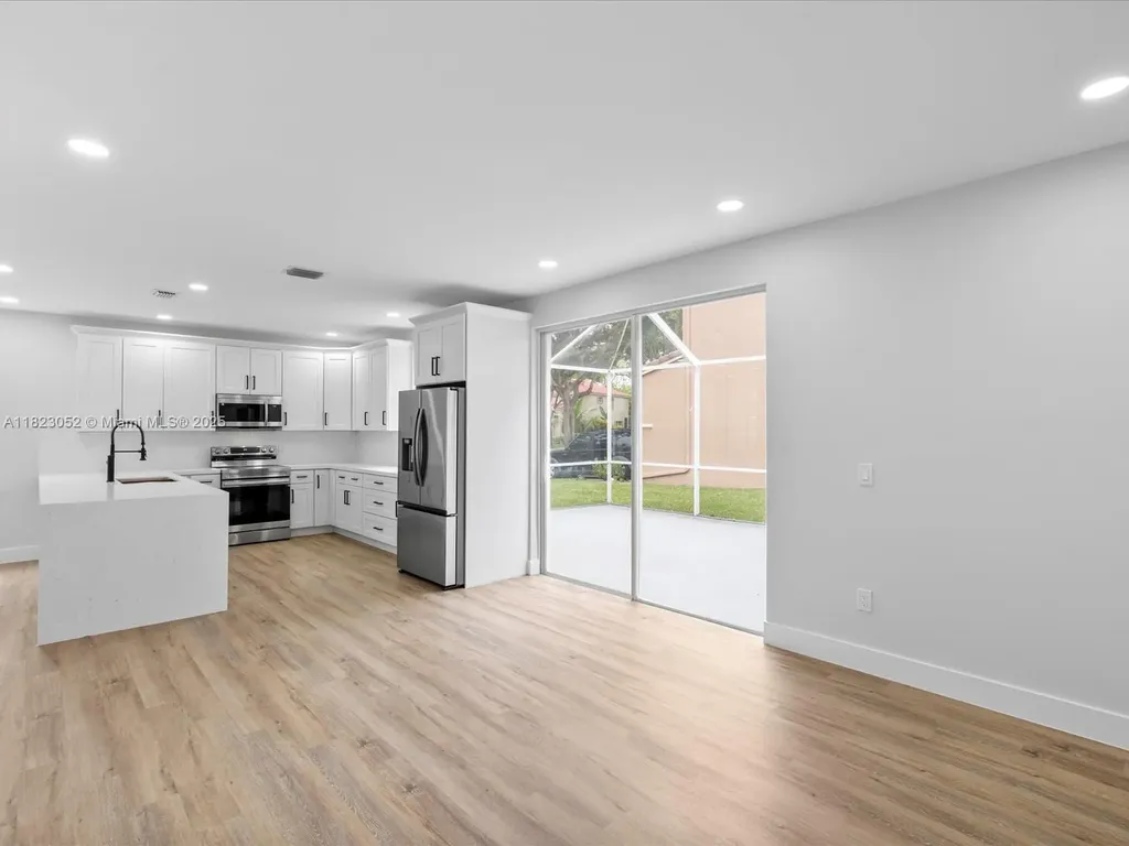 457 NW 87th Lane Coral Springs FL 33071