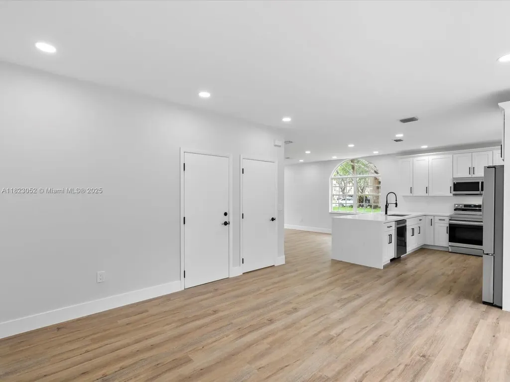 457 NW 87th Lane Coral Springs FL 33071