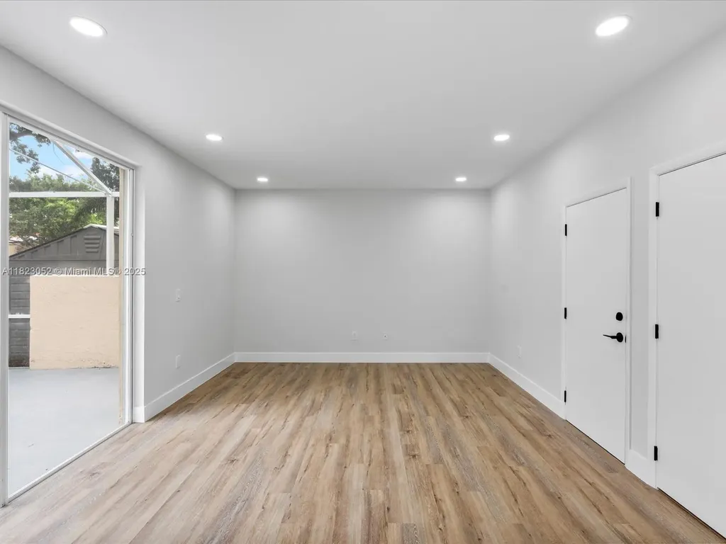 457 NW 87th Lane Coral Springs FL 33071