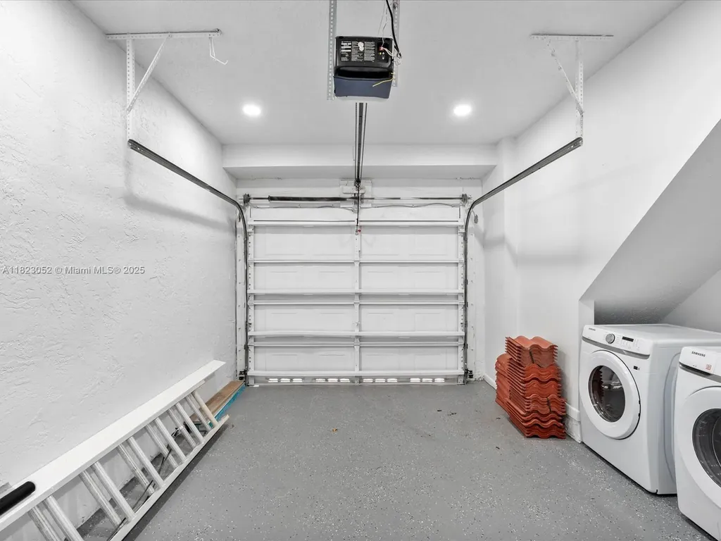 457 NW 87th Lane Coral Springs FL 33071