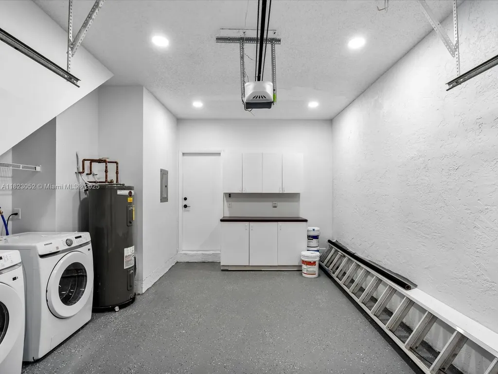 457 NW 87th Lane Coral Springs FL 33071