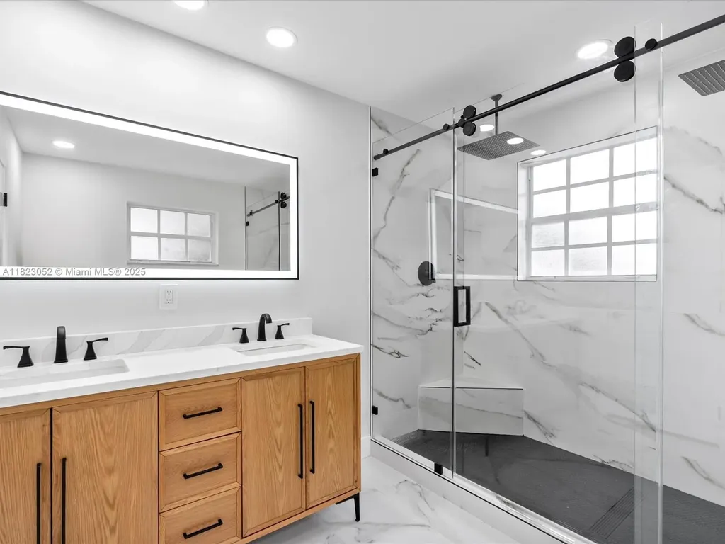 457 NW 87th Lane Coral Springs FL 33071