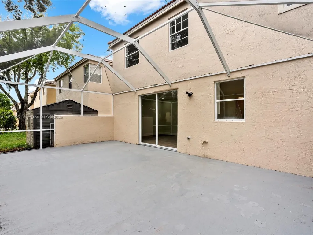 457 NW 87th Lane Coral Springs FL 33071