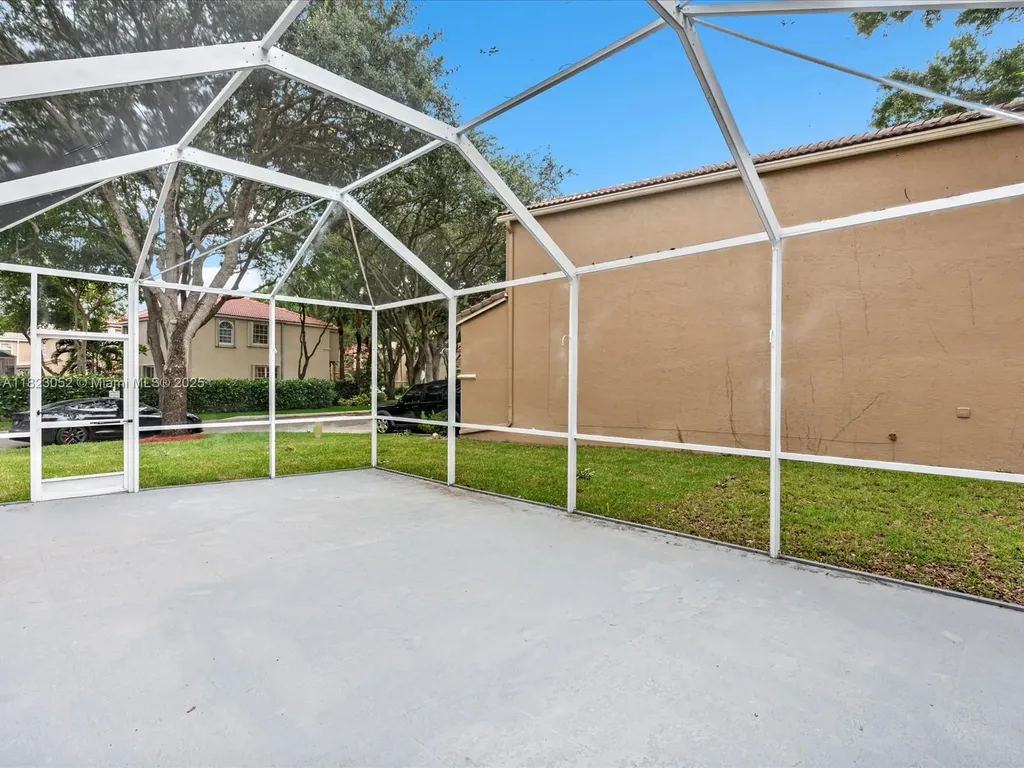 457 NW 87th Lane Coral Springs FL 33071