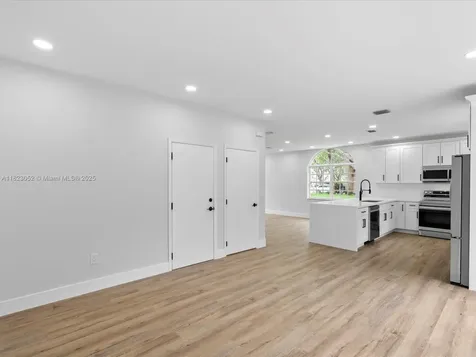 457 NW 87th Lane Coral Springs FL 33071