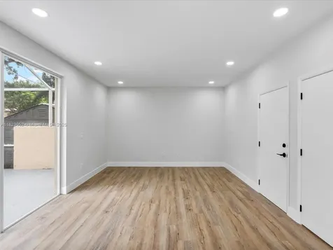 457 NW 87th Lane Coral Springs FL 33071