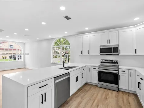 457 NW 87th Lane Coral Springs FL 33071