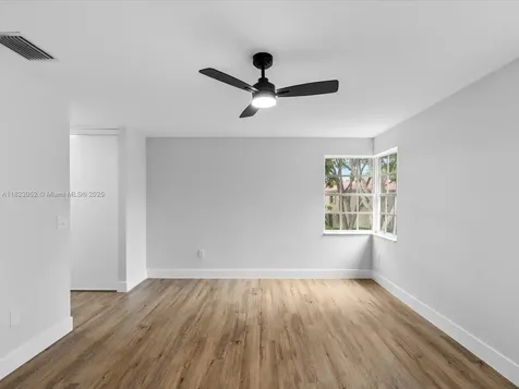457 NW 87th Lane Coral Springs FL 33071