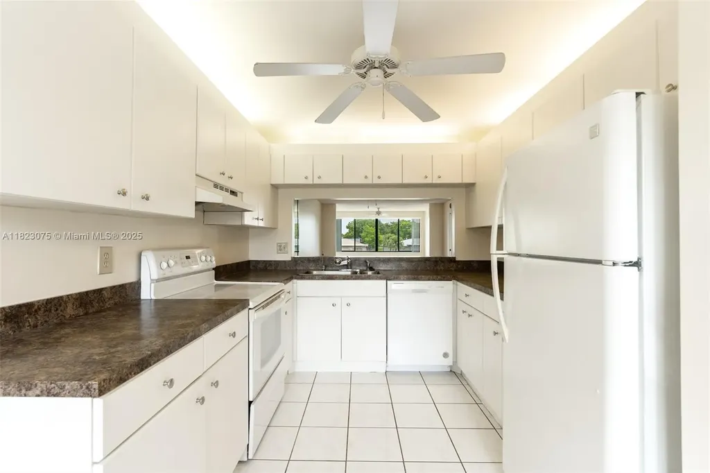 9455 N Belfort Circle Tamarac FL 33321