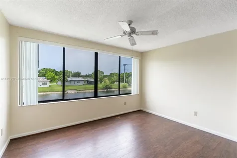 9455 N Belfort Circle Tamarac FL 33321