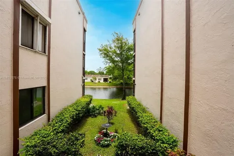 9455 N Belfort Circle Tamarac FL 33321