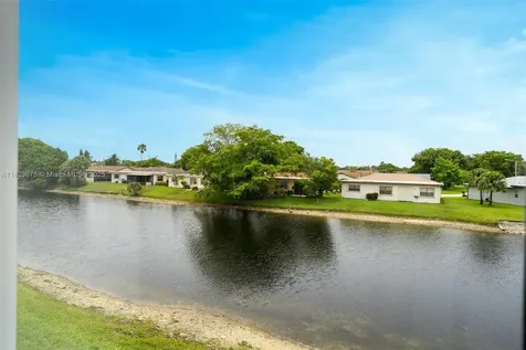 9455 N Belfort Circle Tamarac FL 33321
