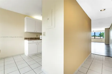 9455 N Belfort Circle Tamarac FL 33321
