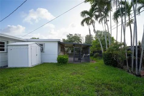 9351 SW 53rd Street Miami FL 33165
