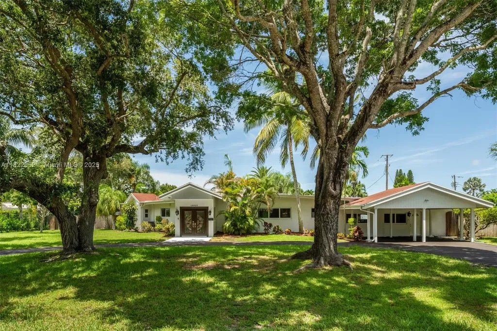 12525 SW 72nd Avenue Pinecrest FL 33156