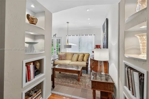 4187 S Le Jeune Road Miami FL 33146