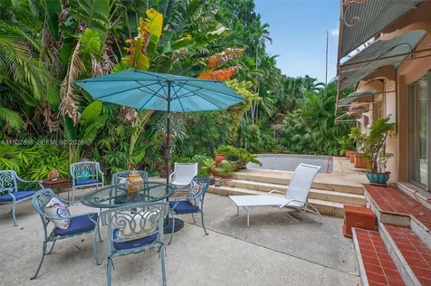 4187 S Le Jeune Road Miami FL 33146