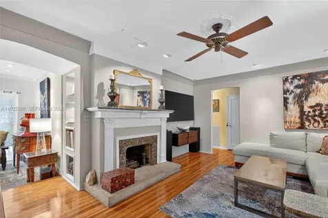 4187 S Le Jeune Road Miami FL 33146