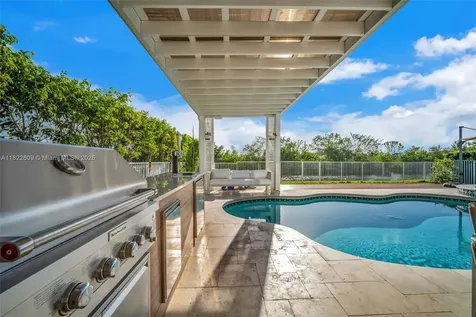 942 Lavender Circle Weston FL 33327