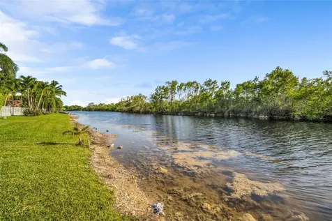 942 Lavender Circle Weston FL 33327
