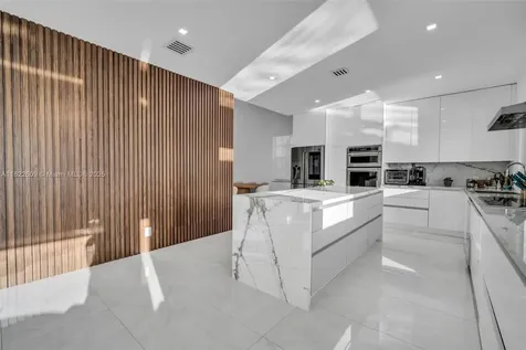 942 Lavender Circle Weston FL 33327