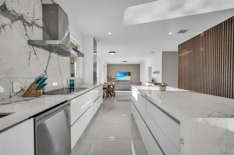 942 Lavender Circle Weston FL 33327