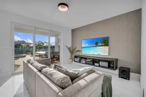 942 Lavender Circle Weston FL 33327