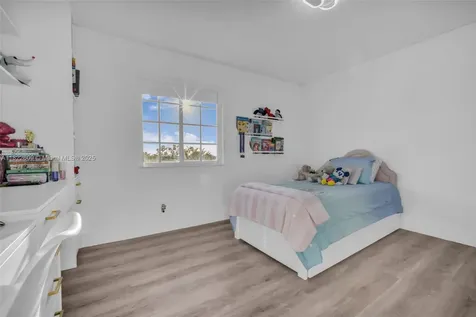 942 Lavender Circle Weston FL 33327