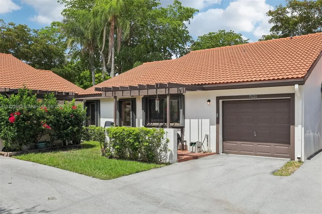 7121 Mimosa Way Tamarac FL 33321