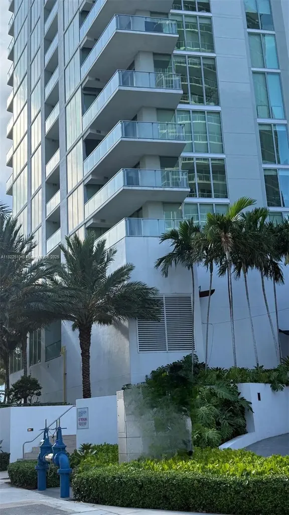 2900 NE 7th Avenue Miami FL 33137