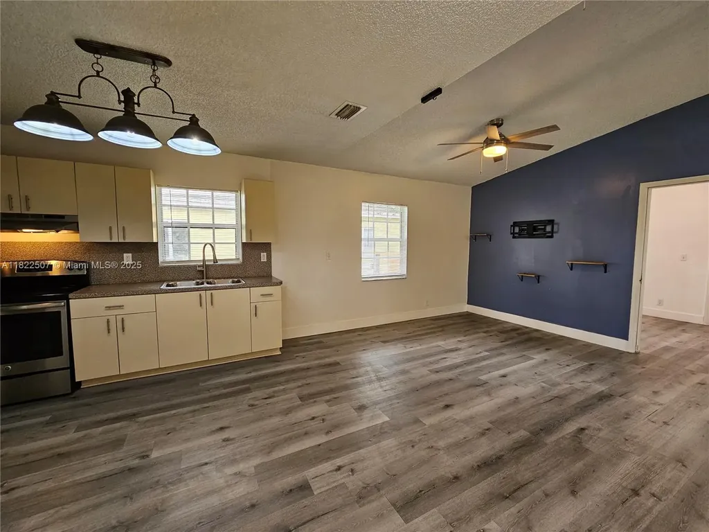 800 NW 15th Avenue Fort Lauderdale FL 33311