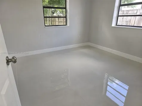 257 E 38th Street Hialeah FL 33013