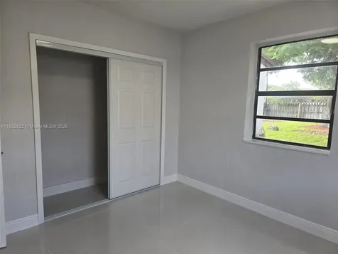 257 E 38th Street Hialeah FL 33013