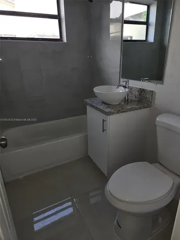 257 E 38th Street Hialeah FL 33013